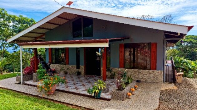 SE VENDE CASA CON VISTAS PANORAMICAS Y ACABADOS MODERNOS EN CONCEPCION en Daniel Flores, Pérez Zeledón, San José — $230,000