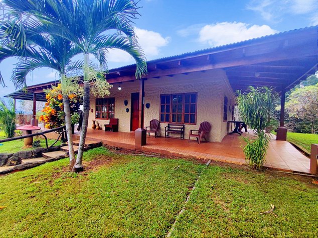 VENTA DE QUINTA LABRADOR, SAN MATEO, ALAJUELA. in San Mateo, Alajuela — $340,000