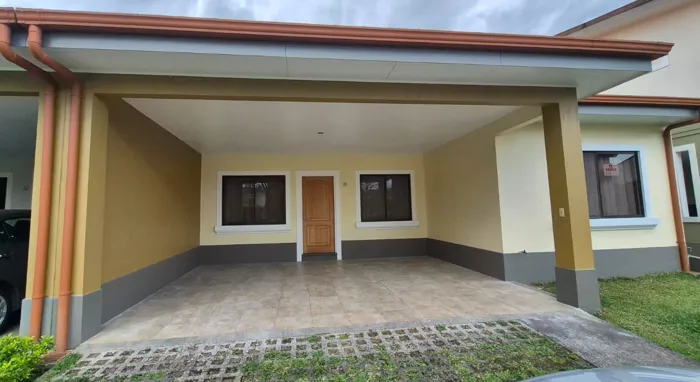 Casa de 3 dormitorios en La Floresta, La Unión – ₡160 millones en Concepción, La Unión, Cartago — ₡ 160 000 000
