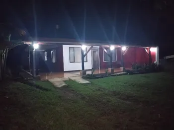 Casa pequeña con amplio lote