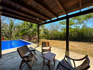 Quinta con piscina cerca del Peñón de Guacalillo en Jacó, Garabito, Puntarenas — $280,000 - Foto 5 de 22