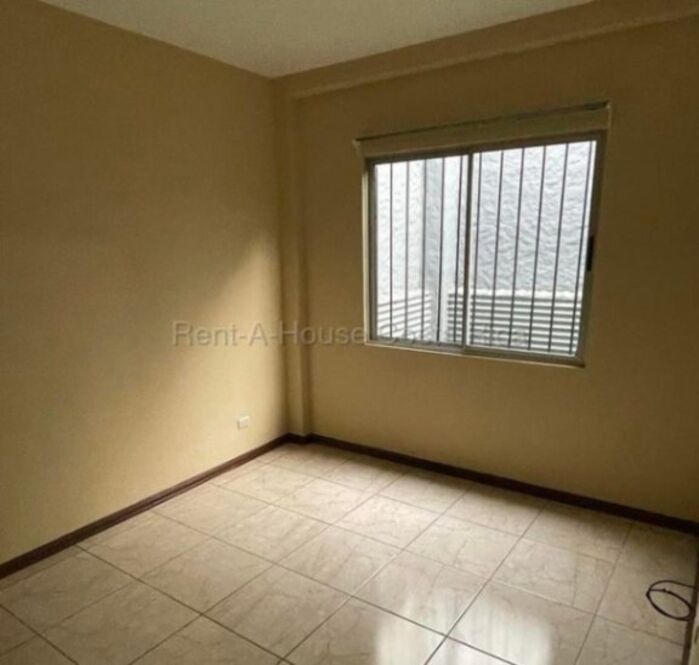 APARTAMENTO EN ALQUILER  EN CURRIDABAT in Curridabat, San José — ₡ 300 000