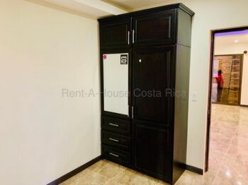 Venta de Casa con 2 Apartamentos en San Diego, La Unión. RAH 27-78 en San Diego, La Unión, Cartago — 137 000 000 ₡ - Foto 5 de 14
