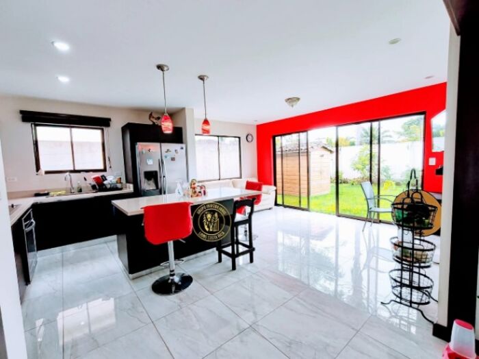 🔰 Venta Preciosa Y Lujosa Casa en Condominio Albacete, Quebradilla, Cartago🔰 in Quebradilla, Cartago — $360,000