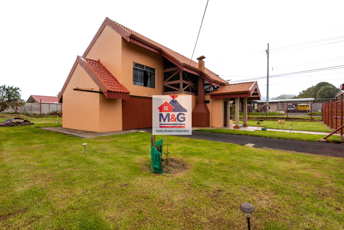 Casa en Venta en Zarcero | 4 Habitaciones en la Montaña en Zarcero, Alajuela — $364,984 - Foto 2 de 21