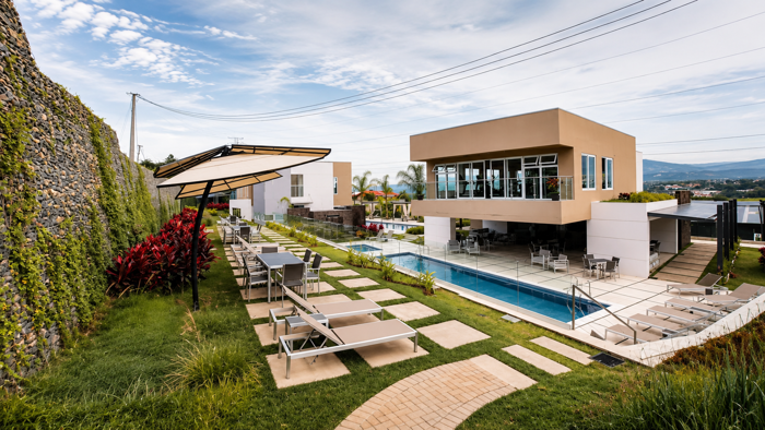Casa en Alquiler con Terraza Panorámica en Source Living en Escazú, San José — $2,700