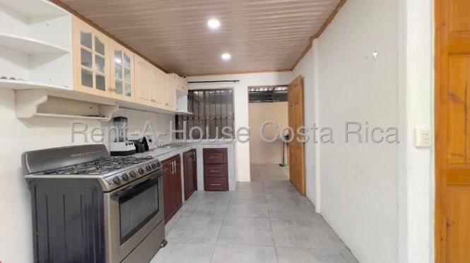 Venta de Propiedad con Uso de Suelo Mixto en Santa Ana. RAH 26-1478 in Santa Ana, San José — $272,000