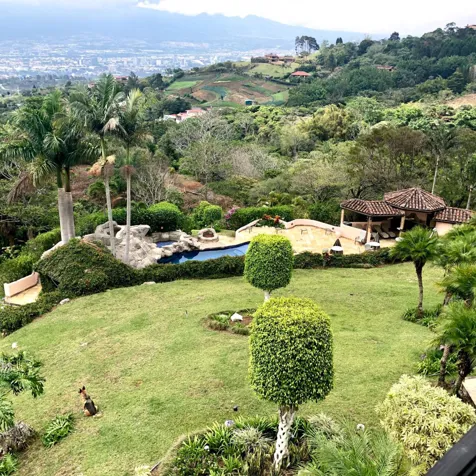 Vendo casa en San Antonio de Escazú en San Antonio, Escazú, San José — $1,650,000