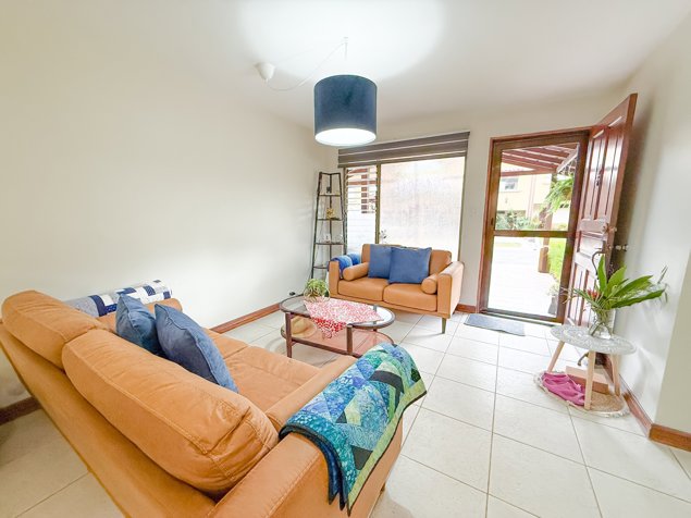 SE VENDE CASA SEMI AMUEBLADA, EN ESCAZU, SAN JOSE en Escazú, San José — $170,000