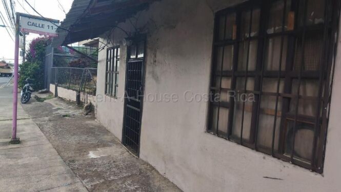 Venta de Lote con Uso de Suelo Residencial o Comercial en Heredia. RAH 26-1727 en Heredia — $850,000