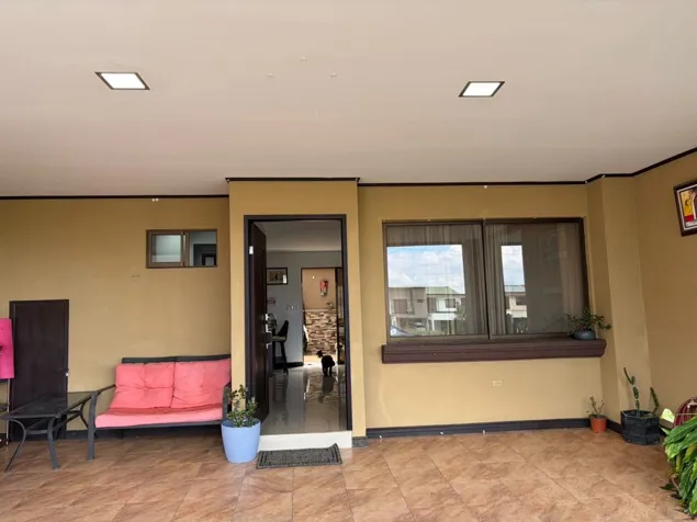 Venta de casa en Condominio Vistas de Monserrat- Tres Ríos en Concepción, La Unión, Cartago — ₡ 90 000 000
