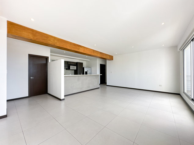 Venta de Apartamento con precio de oportunidad y excelente ubicación in Escazú, San José — $198,900 - Photo 2 of 13
