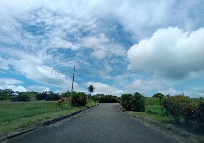 Terreno residencial en venta con vista panorámica en Orotina #26-2185 GS en Hacienda Vieja, Orotina, Alajuela — $100,000