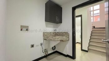 Venta de Casa en San Antonio de Escazú. in San Antonio, Escazú, San José — $230,000 - Photo 4 of 20