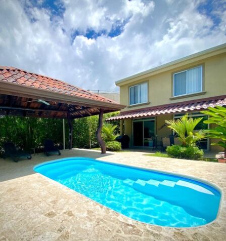 CASA ARA DEL MAR en Paquera, Puntarenas — $339