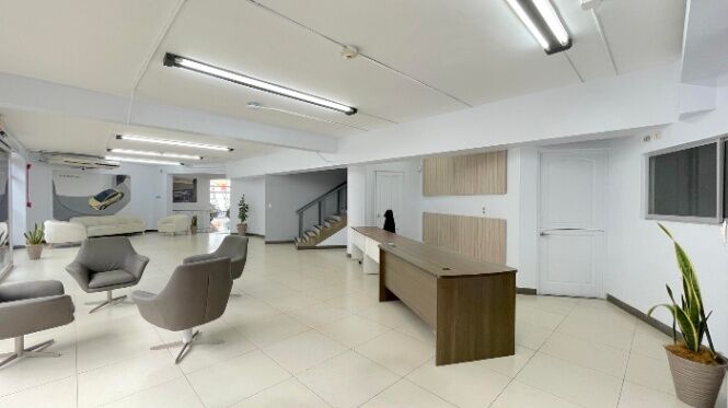 Venta de Magnifico Edificio en Uruca, San José / JB OFC Mls.  25-1357 en Uruca, San José — $5,500,000