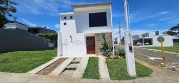 Alquiler casa en Turrucares