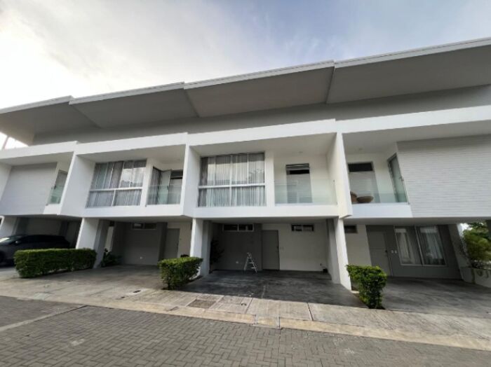 Se vende casa en San Antonio Escazú 26-706 en San Antonio, Escazú, San José — $250,000