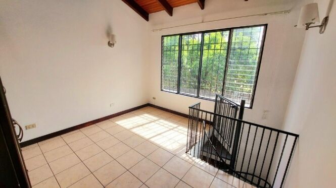 Venta de Casa en San Rafael de Heredia. RAH 25-1199 in San Rafael, Heredia — $450,000