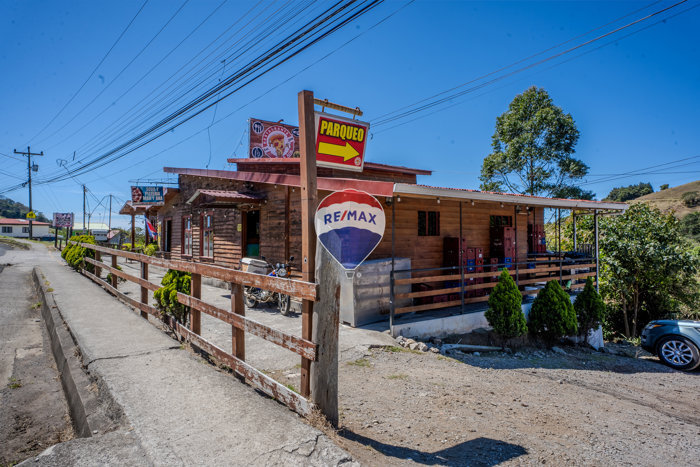 Oportunidad de Inversión: Restaurante en Venta en Zarcero in Zarcero, Alajuela — $720,000