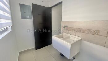 Alquiler de Apartamento en Alajuelita-San Felipe, San José. RAH 26-1572 in San Felipe, Alajuelita, San José — $1,150 - Photo 5 of 17