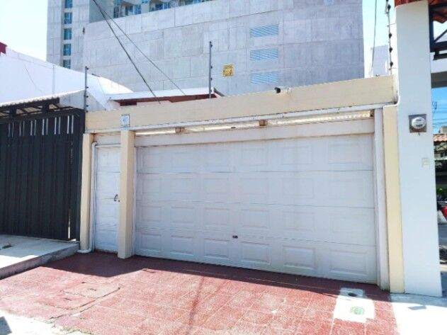 Casa de un nivel con 4 habitaciones y excelente ubicación en San José #23-1814 GS en Carmen, San José — $230,000