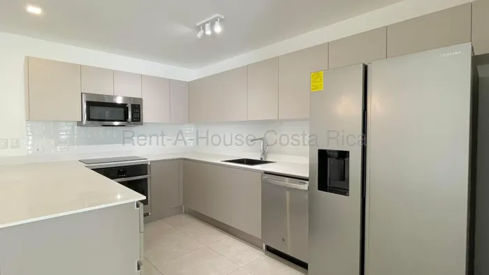 Venta de Casa en San Rafael de Escazú. RAH 27-316 in San Rafael, Escazú, San José — $340,000 - Photo 2 of 20