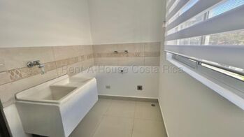 Alquiler de Apartamento en Alajuelita-San Felipe, San José. RAH 26-1572 in San Felipe, Alajuelita, San José — $1,050 - Photo 4 of 19