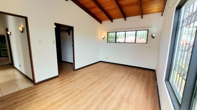 Venta de Casa en San Rafael de Heredia. RAH 25-1199 in San Rafael, Heredia — $450,000