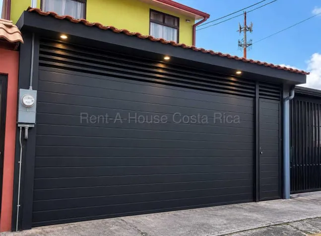 CASA EN VENTA EN LA TRINIDAD DE MORAVIA. RAH 27-887 en La Trinidad, Moravia, San José — ₡ 85 000 000