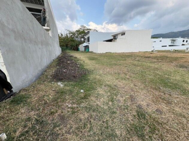 Se vende lote plano en Santa Ana Centro 26-1649 in Santa Ana, San José — $238,000