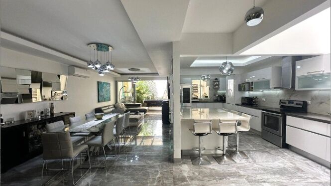 Venta de Casa Tipo Townhouse en San Rafael de Escazú. RAH 26-655 en San Rafael, Escazú, San José — $380,000