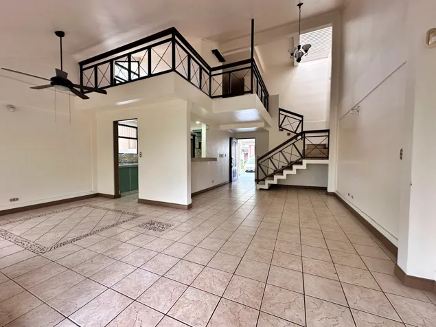 Venta Casa con Estudio para remodelar, Guachipelín Sur, Escazú (FAU) in San Rafael, Escazú, San José — $225,000 - Photo 3 of 20
