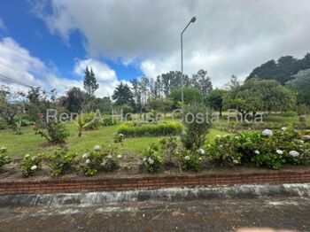 Venta de Casa en San Rafael-Angeles, Heredia. RAH 26-1457 in Ángeles, San Rafael, Heredia — $726,000 - Photo 5 of 16