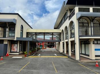 Alquiler de Local Comercial en Escazú-San Rafael. RAH 26-1300 en San Rafael, Escazú, San José — $850 - Foto 5 de 11
