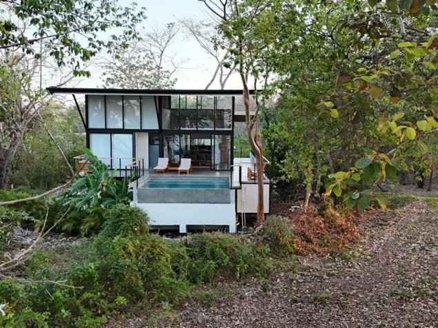 Casa Moderna con Piscina y Vista en las Colinas de Santa Teresa in Cóbano, Puntarenas — $550,000