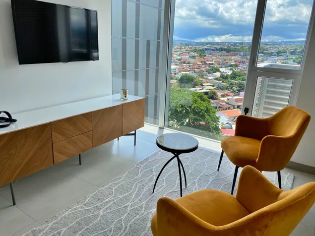 Venta de loft amueblado con vista abierta, Freses. (FE) en Curridabat, San José — $130,000 - Foto 3 de 9