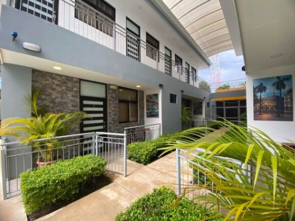 Venta de Excelente Hotel en Garabito, Puntarenas. en Jacó, Garabito, Puntarenas — $1,800,000