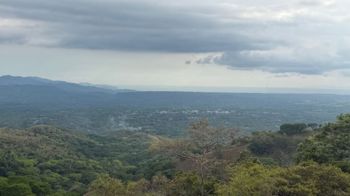 Gran finca con vistas impresionantes al Pacífico y al bosque. in Orotina, Alajuela — $1,995,000 - Photo 2 of 9