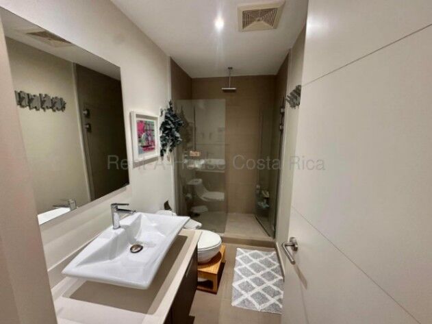 Venta de Apartamento en Escazú, San Rafael.  en San Rafael, Escazú, San José — $235,000