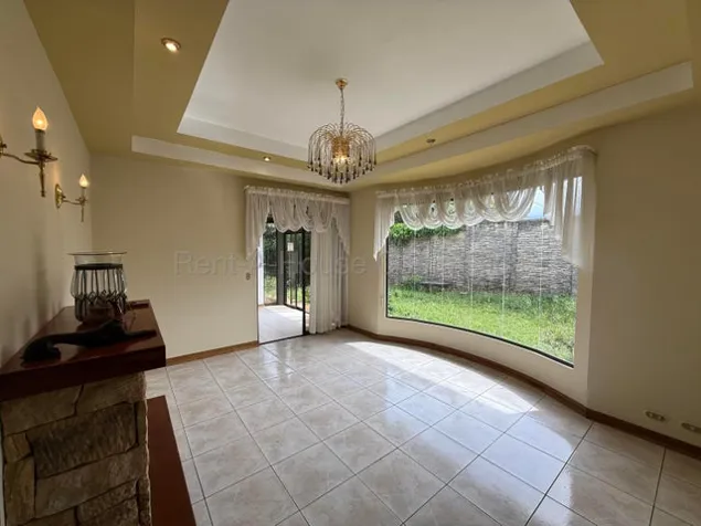 Venta de Elegante Casa en San Rafael de Heredia. RAH 27-501 en San Rafael, Heredia — ₡ 205 000 000 - Foto 2 de 18