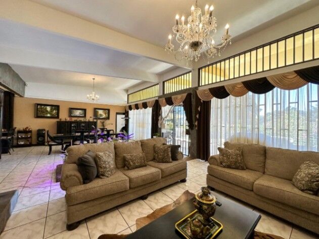 VENTA DE HERMOSA CASA RODEADA DE NATURALEZA EN UN CLIMA FRESCO. SAN RAFAEL HEREDIA. en Ángeles, San Rafael, Heredia — $550,000