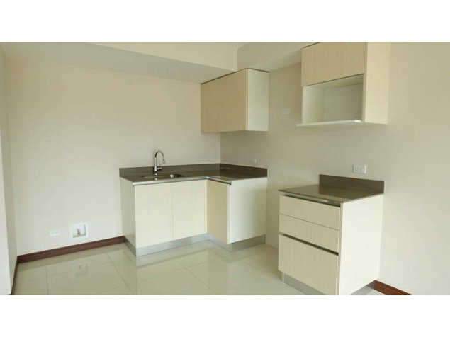VENTA DE APARTAMENTO CON VISTA PANORÁMICA, URUCA, SAN JOSÉ en Uruca, San José — $180,000 - Foto 2 de 18