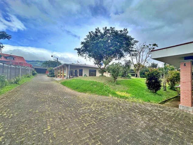 Venta quinta c/uso de suelo mixto y edificaciones, San Isidro. (FAU) in San Isidro, Heredia — $775,000 - Photo 2 of 22