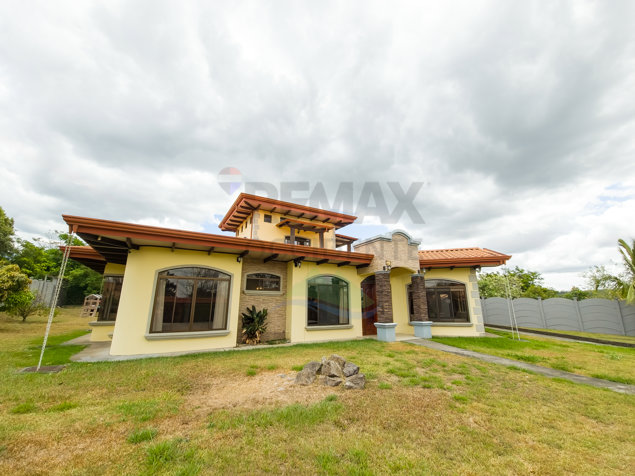 Casa de Lujo en Grecia para Renta | Piscina, Seguridad en Grecia, Alajuela — $2,250