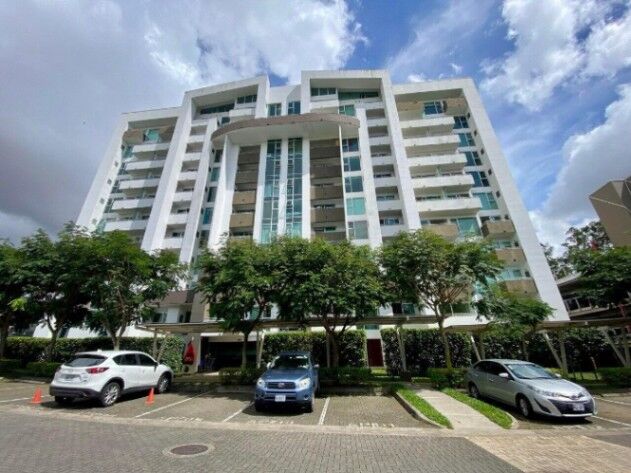 Venta de apartamento para inversion en Torres de Heredia en Ulloa, Heredia — $130,000