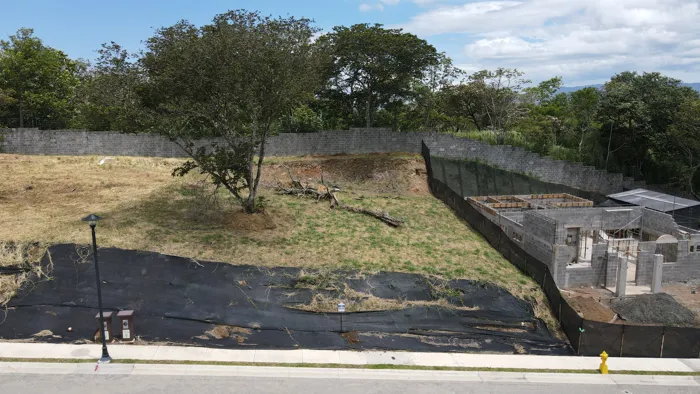 Lote de 617m2 en La Guacima en Guácima, Alajuela — $128,000