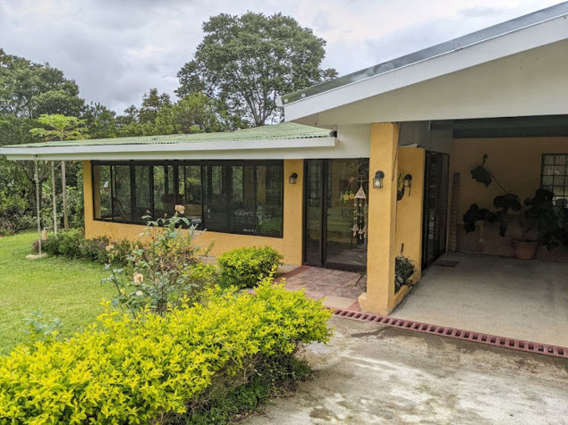 Casa ideal para retirarse. Casa en Corralillo, Cartago in Corralillo, Cartago — ₡ 105 000 000