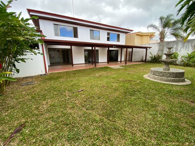 Venta Casa uso suelo mixto Grandilla Curridabat in Curridabat, San José — $600,000 - Photo 2 of 26