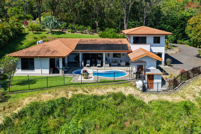 Exclusive Gated Community Home with Valley Views- Atenas in San José, Atenas, Alajuela — $698,000